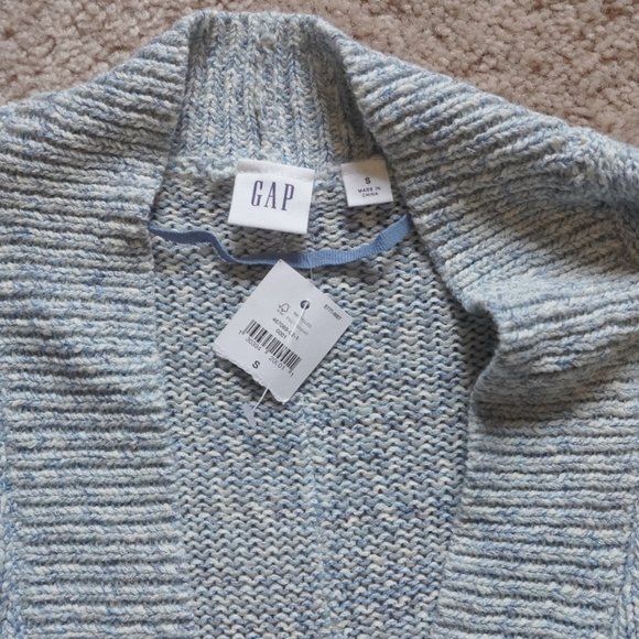 NWT Gap Open Sweater Size S - Picture 2 of 2